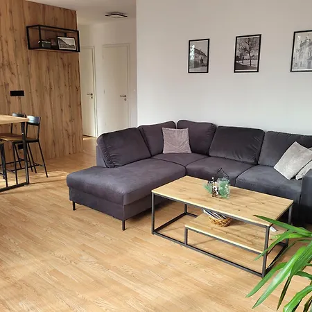 아파트 Apartman Senica 세니차
