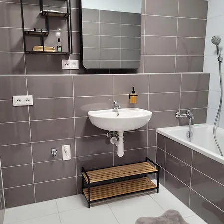 아파트 Apartman Senica